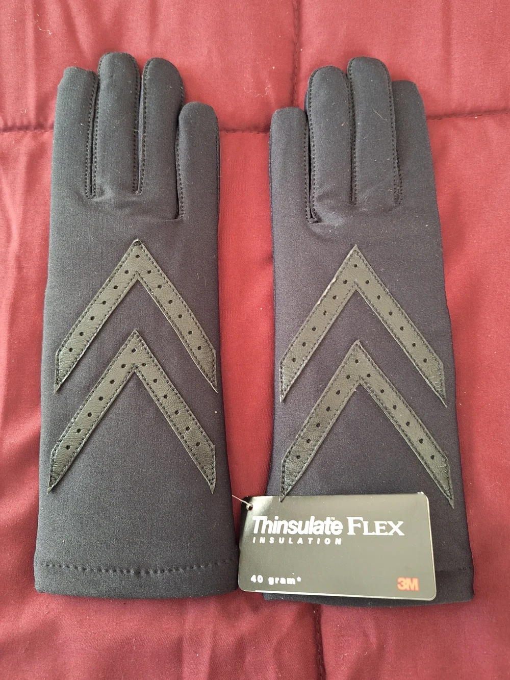 isotoner Women's Driving Gloves in Black - Picture 2 of 3